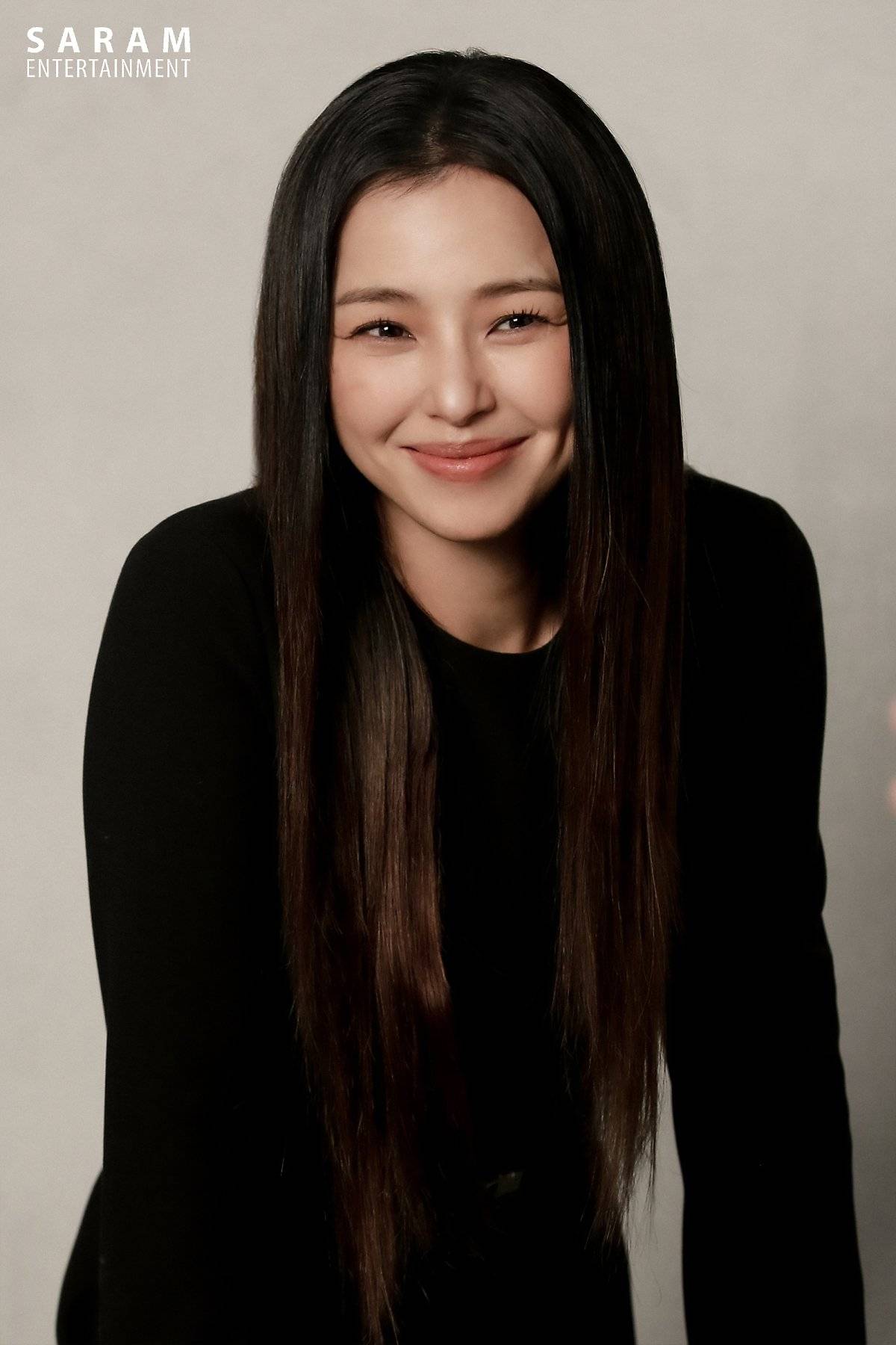 Lee Ha Nee Saram Entertainment Profile photos